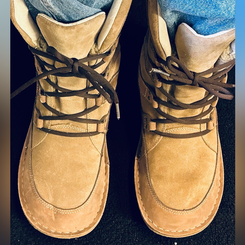 Sorel men’s size 11 Sherpa lined leather/suede rubber bottom H2O proof boots